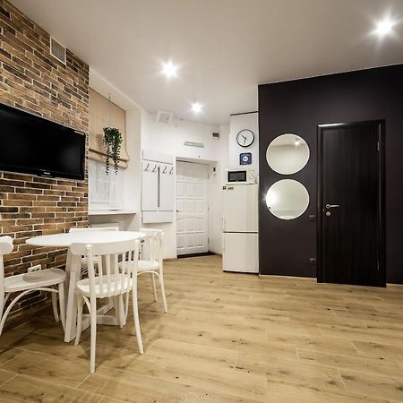 Apartment on Rustaveli Lviv Buitenkant foto